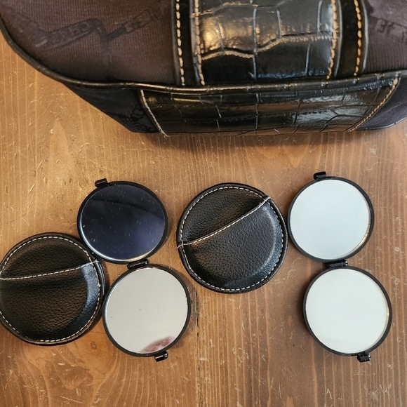 Chaps Black Shoulder Carry Zip Purse Bag With Double Mirror And Holders - Picture 10 of 16